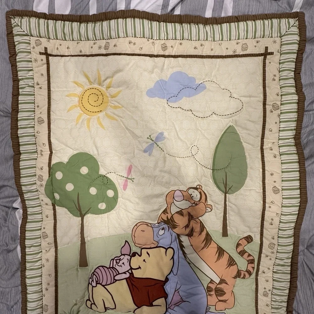 Winnie the Pooh Tigger Piglet Eeyore Baby Quilt Blanket Comforter Puff Crib
